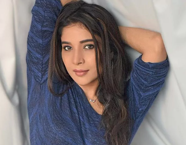 Actress Sakshi Agarwal